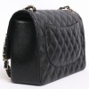 Sac Jumbo CHANEL en cuir caviar noir doré