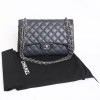 Sac jumbo CHANEL cuir caviar bicolore bleu et gris foncé