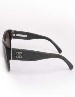 Lunettes de soleil CHANEL branches tissu jean's gris