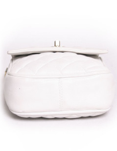 Sac CHANEL cuir matelassé blanc vintage