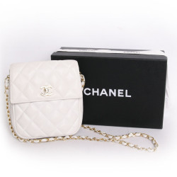 Sac CHANEL cuir matelassé blanc vintage