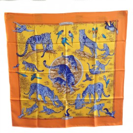 Square of silk HERMES yellow "feline tenderness"