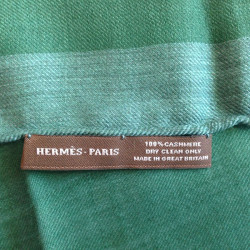 Châle HERMES vert anglais en soie