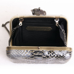 Pochette HOUSE OF HARLOW 1960 en serpent noir argent et doré