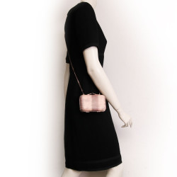 Pochette HOUSE OF HARLOW 1960 en reptile rose et gris