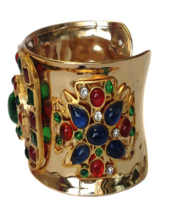 Cuff MARGUERITE of VALOIS in hammered gold metal, pulp of multicolored glass and Swarovski rhinestones