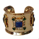 Cuff Couture MARGUERITE of VALOIS in hammered gold metal, pulp of multicolored glass and Swarovski rhinestones