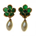 Clips floweret Marguerite of Valois Emerald glass and Pearl oval Pearl