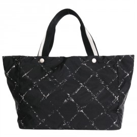 CHANEL black and white "line travel" tote bag