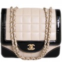 Sac CHANEL en cuir beige et vernis noir vintage