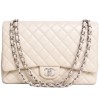 sac CHANEL maxi jumbo en cuir beige