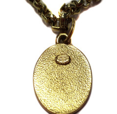 Collier Chanel chaine en maille dorée et médaillon motif étoile