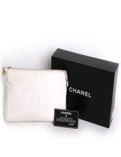 Pochette  zippée CHANEL en cuir grainé blanche