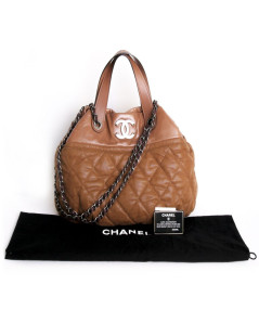 Sac  pochon CHANEL cuir gold brillant