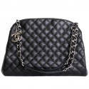 CHANEL bag in black grained calf