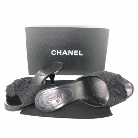 Chanel hot sale mules transparent