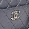 Sac "caméra" CHANEL bicolore bleu et noir