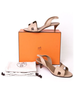 Sandals HERMES T 40 Ottoman in natural calf