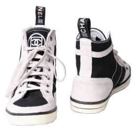 Two-tone CHANEL T 37 sneakers