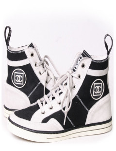 Two-tone CHANEL T 37 sneakers