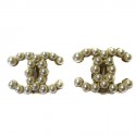 Grands clips d'oreille CHANEL CC perlés