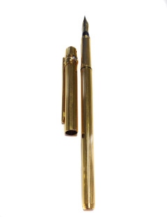 Pen pen "Trinity" CARTIER gold plated