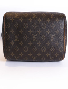 LOUIS VUITTON monogram toiletry