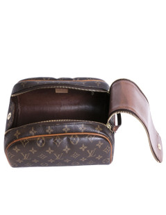 LOUIS VUITTON monogram toiletry