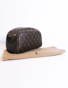 LOUIS VUITTON monogram toiletry