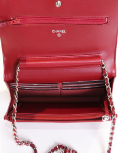 Quilted bag CHANEL red leather cover