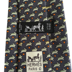 Cravate HERMES en twill de soie bleu, vert et orange