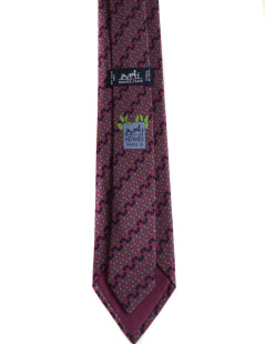 HERMÈS tie in purple scarf