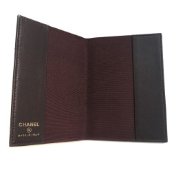 Door CHANEL Burgundy quilted Leather passport