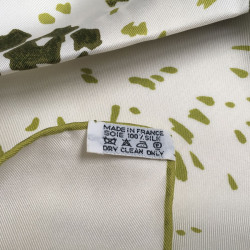 Square three leaves Hermes silk white and green