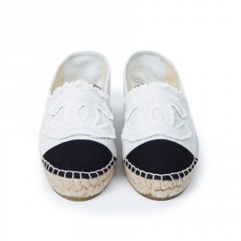 CHANEL T 35 two-tone canvas sneakers