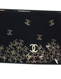 Barrette CHANEL Golden CC inclusion