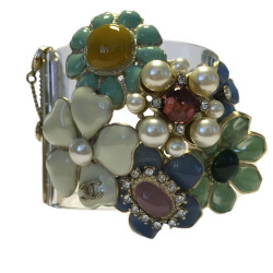 Cuff CHANEL transparent adorned florets in block glass and rhinestones