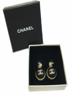 Boucles d'oreille clous pendants CHANEL