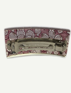 Barrette à cheveux CHANEL inclusion de dentelle rose et perles nacrées