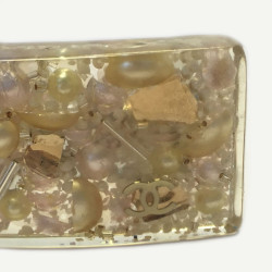 Barrette à cheveux CHANEL inclusions de perles nacrées et éclats dorés