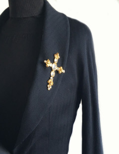 PIN CHRISTIAN LACROIX golden cross Vintage