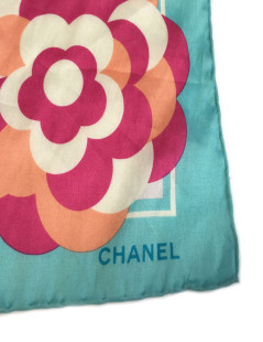 Foulard CHANEL en soie bleu ciel