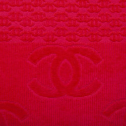 Sac de plage CHANEL et sa serviette éponge fushia