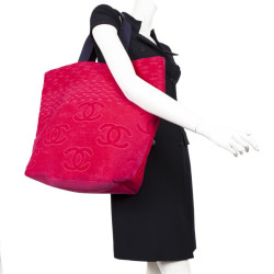 Sac de plage CHANEL et sa serviette éponge fushia