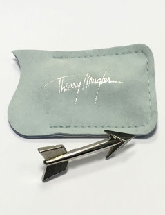 PIN arrow THIERRY MUGLER