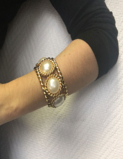 Cuff Couture CHANEL gold and pearls