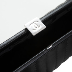 Pochette CHANEL cuir d'agneau lisse noir