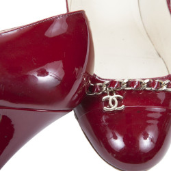 Escarpins CHANEL t 39.5 C cuir verni bordeaux