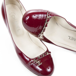 Escarpins CHANEL t 39.5 C cuir verni bordeaux