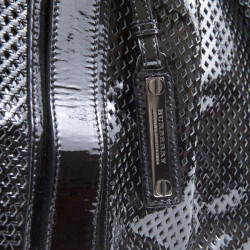 Sac BURBERRY cuir perforé verni noir